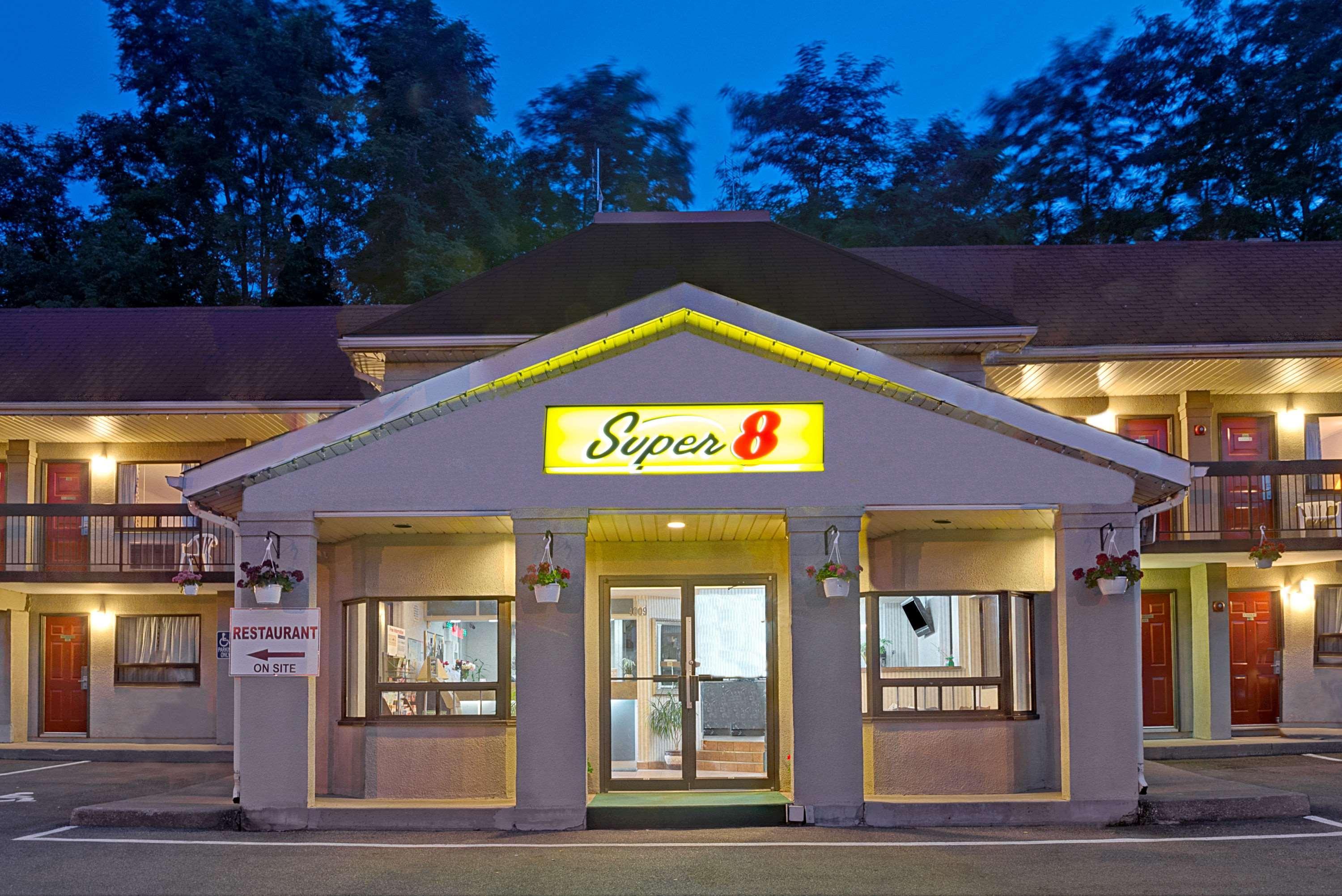 Super 8 By Wyndham Niagara Falls North Kültér fotó
