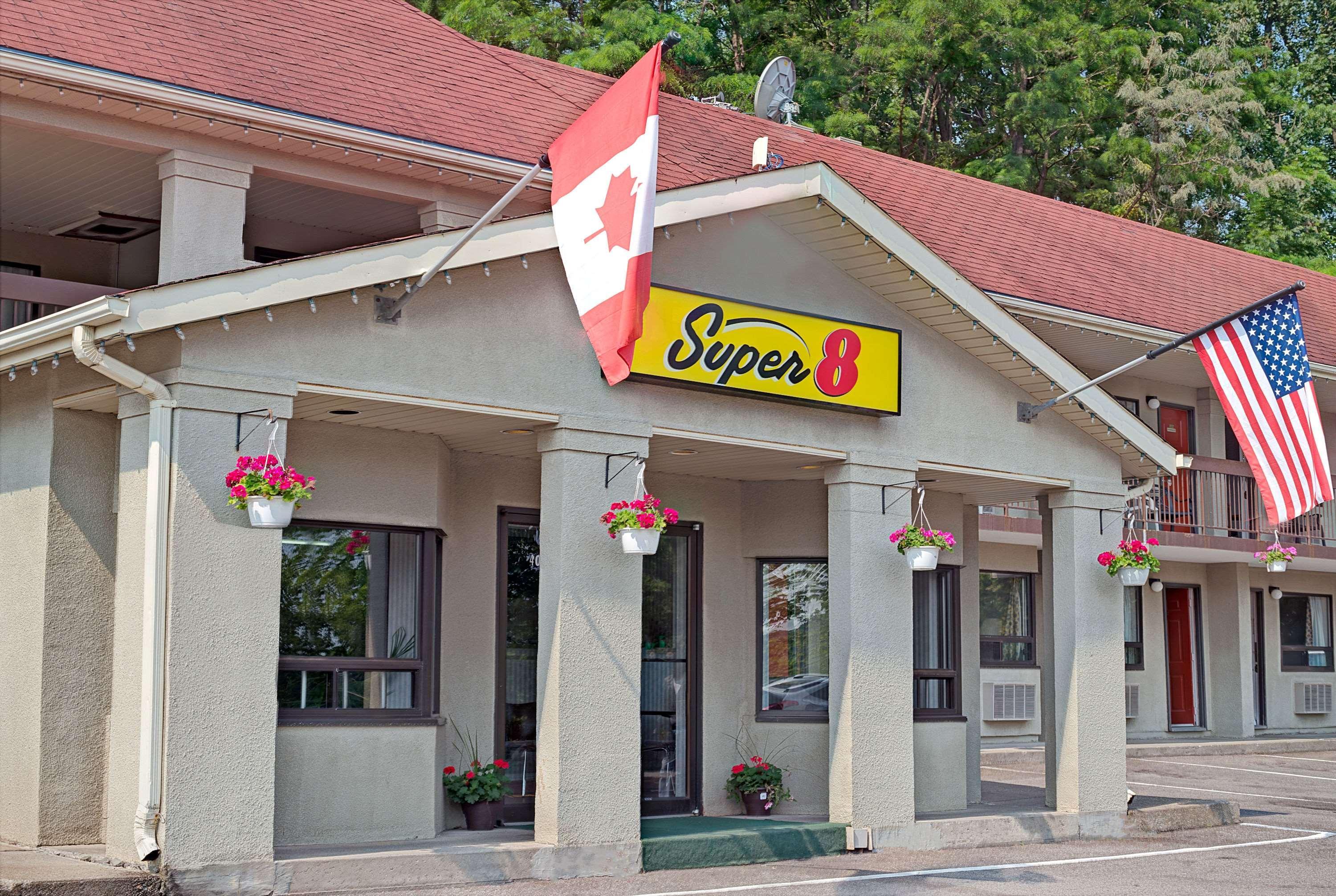 Super 8 By Wyndham Niagara Falls North Kültér fotó